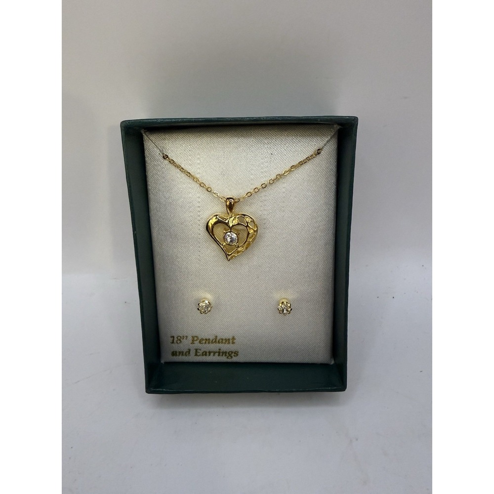 Vintage Gold Tone Heart Pendant Necklace & Earrings Set w/ Box 18"